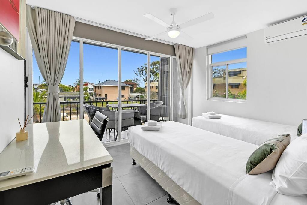 Waterfront Townhouse Broadbeach Waters Holiday home