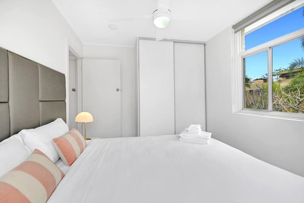 Waterfront Townhouse Broadbeach Waters * Gold Coast