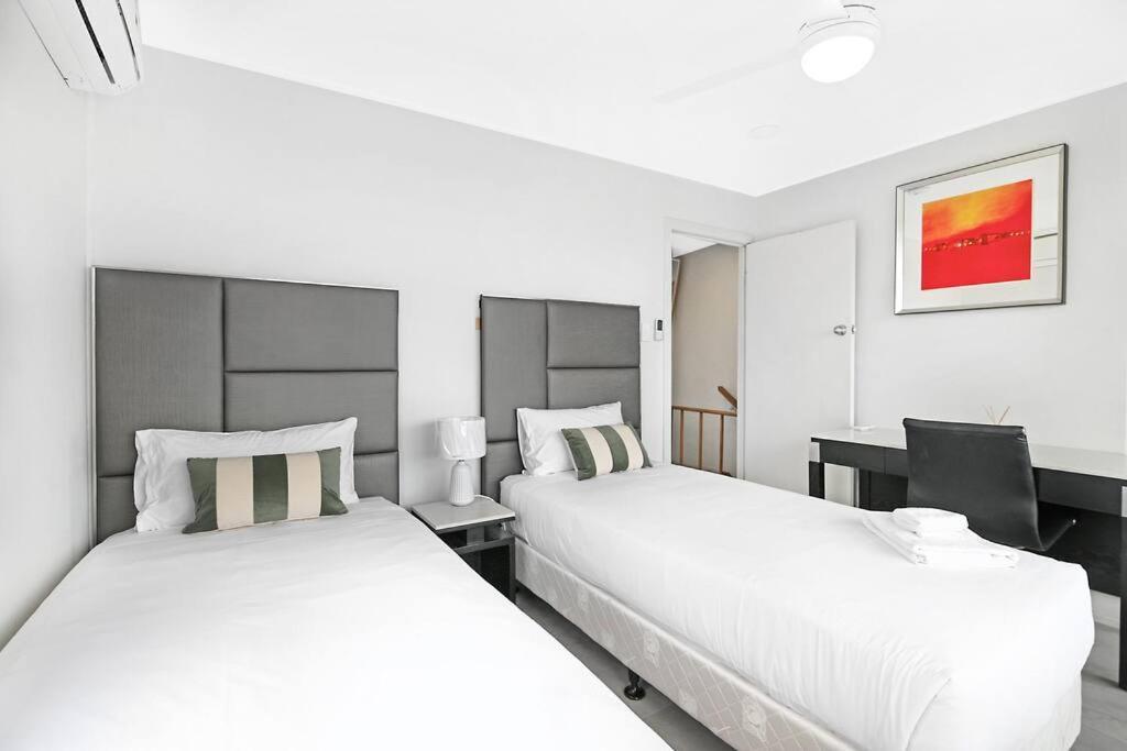 Holiday home Waterfront Townhouse Broadbeach Waters